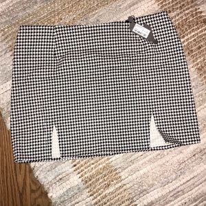 Zida skirt small dog tooth XL never worn
